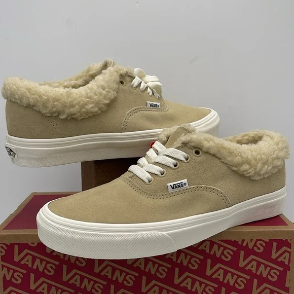 Vans WMNS Tan Fleece-Lined Sneakers Authentic Sherpa
Cozy Hug Mojave Desert - Picture 9 of 16